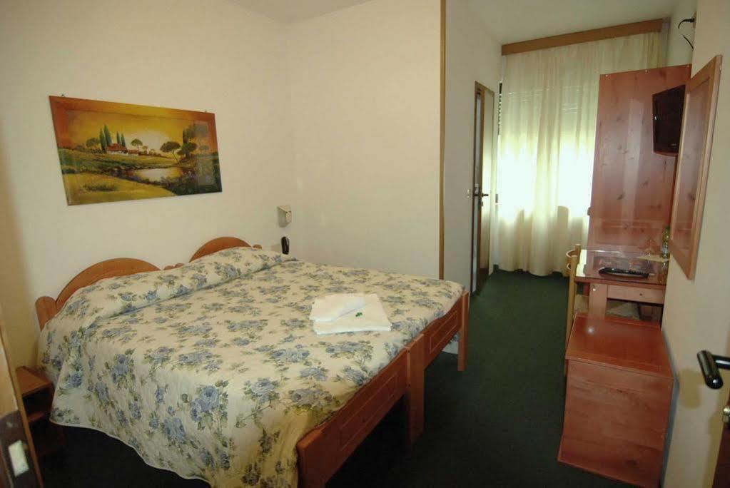 Albergo Alla Valle Di Banne Terst Exteriér fotografie