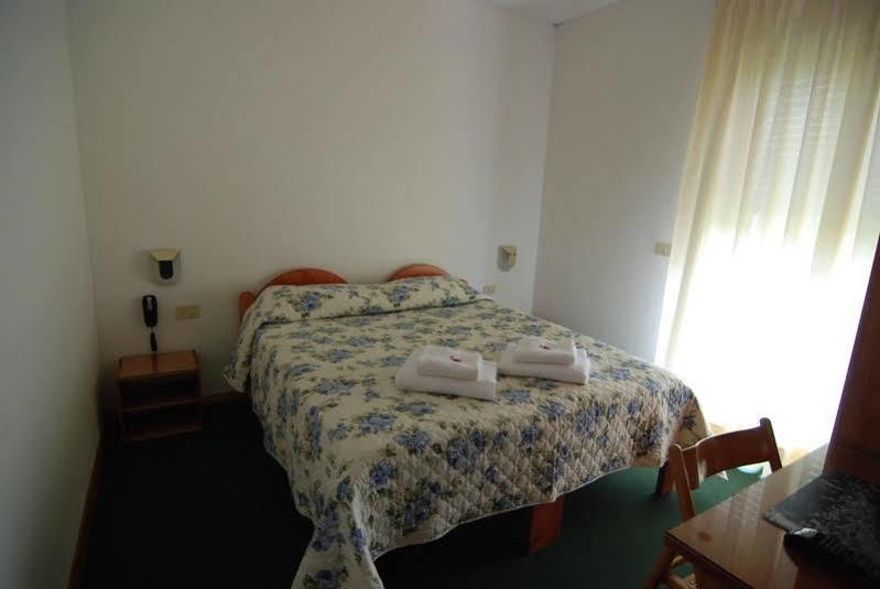 Albergo Alla Valle Di Banne Terst Exteriér fotografie